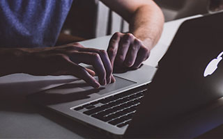 kaiyun-新加坡大满贯赛女单首日比赛 陈幸同3-2梁夏银